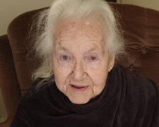 Pani Ania/ instagram:zycie_zaczyna_sie_po_90