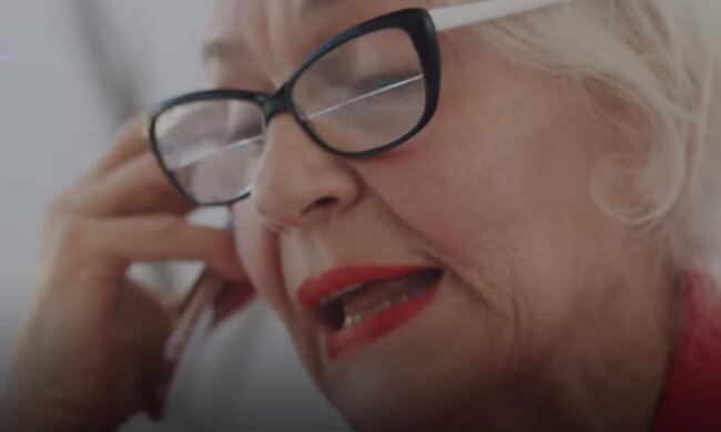 Gadatliwa teściowa, źródło: YouTube/ Inner Toxic Relief