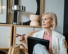 starsza Pani @pexels