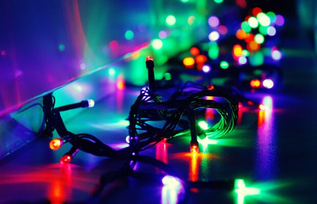 Uwaga na iluminacje! W takim przypadku światełka na balkonie mogą skończyć się karą