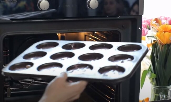 Nowy piekarnik, źródło: YouTube/Kitchen Gadgets Zone