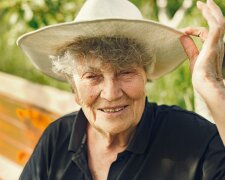 starsza Pani @pexels