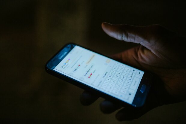 Tak chronisz siebie i innych! Jeśli otrzymałaś dziwny SMS, prześlij go w jedno miejsce